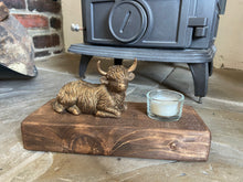 Load image into Gallery viewer, Lying Down Mini Moo Highland Cow Tealight Holder
